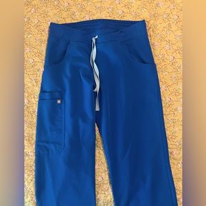 Women’s Figs Kade Cargo Scrub Pants in Royal Blue